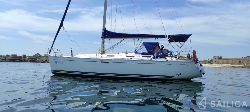 Dufour 385 GL - Yacht Charter Sailica