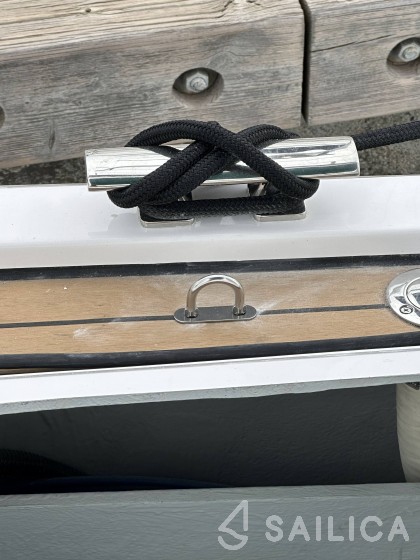 Maxus 35 - Yacht Charter Sailica