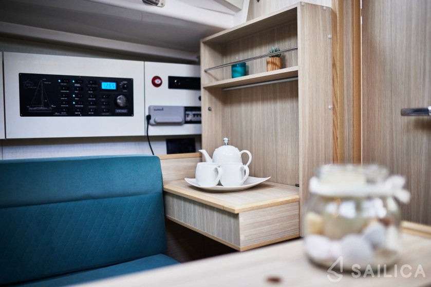 Maxus 35 - Yacht Charter Sailica