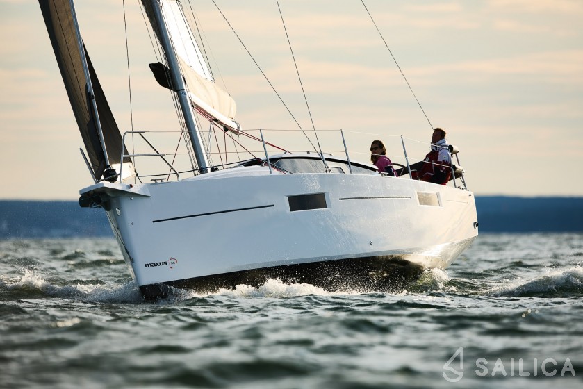 Maxus 35 - Yacht Charter Sailica