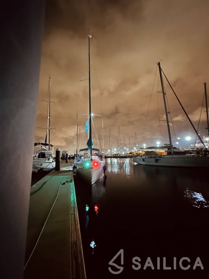 Maxus 35 - Yacht Charter Sailica