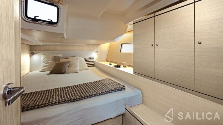 Oceanis 51.1 - Yacht Charter Sailica