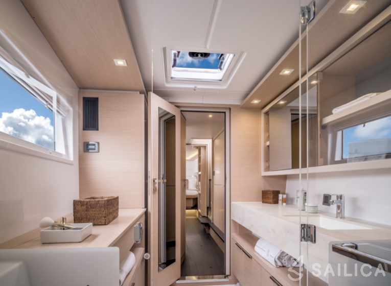 Lagoon 46  - Yacht Charter Sailica