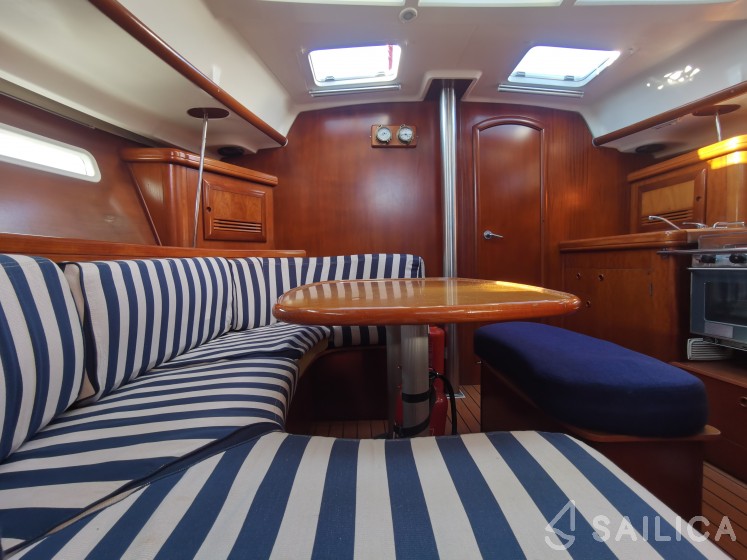 Oceanis 393 Clipper - Yacht Charter Sailica