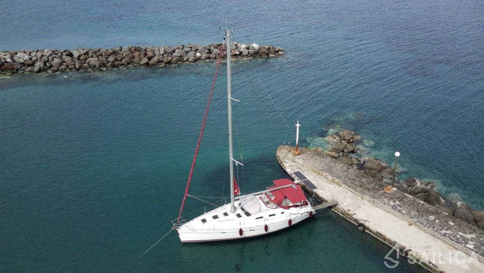 Oceanis 393 Clipper - Yacht Charter Sailica