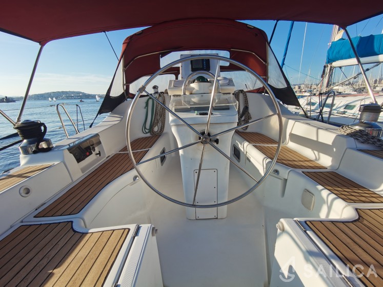 Oceanis 393 Clipper - Yacht Charter Sailica