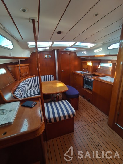 Oceanis 393 Clipper - Yacht Charter Sailica