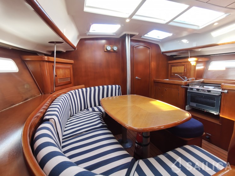 Oceanis 393 Clipper - Yacht Charter Sailica