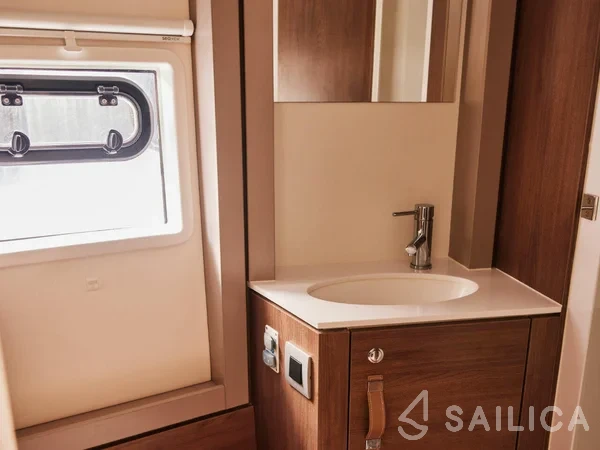 Bali 4.4 - Yacht Charter Sailica