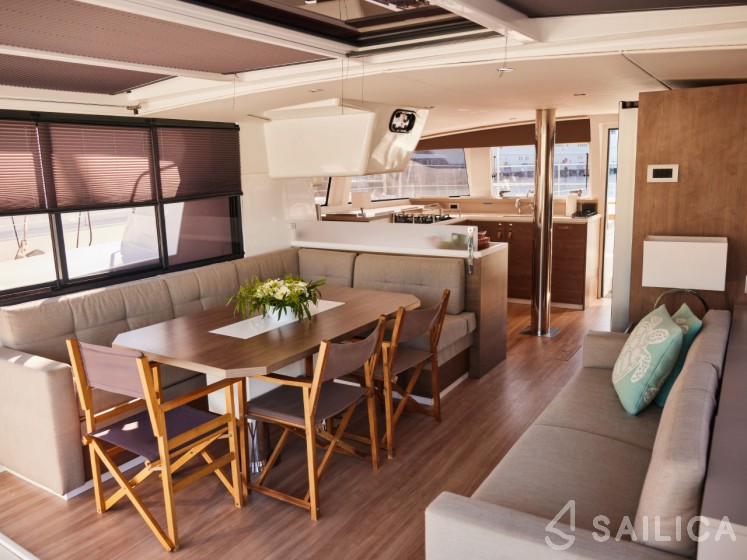 Bali 4.4 - Yacht Charter Sailica