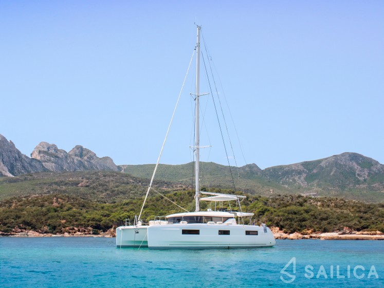 Lagoon 46  - Yacht Charter Sailica