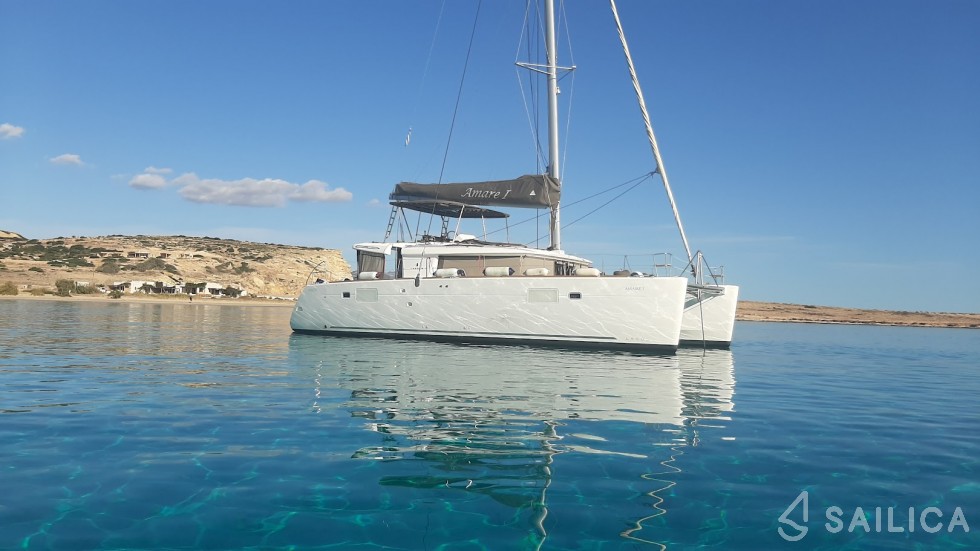 Lagoon 450  Flybridge - Yacht Charter Sailica