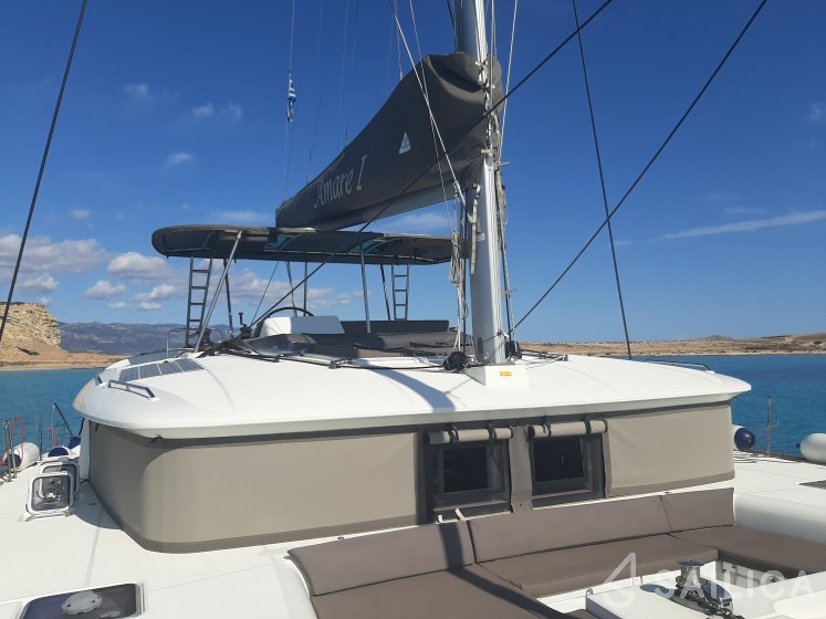Lagoon 450  Flybridge - Yacht Charter Sailica