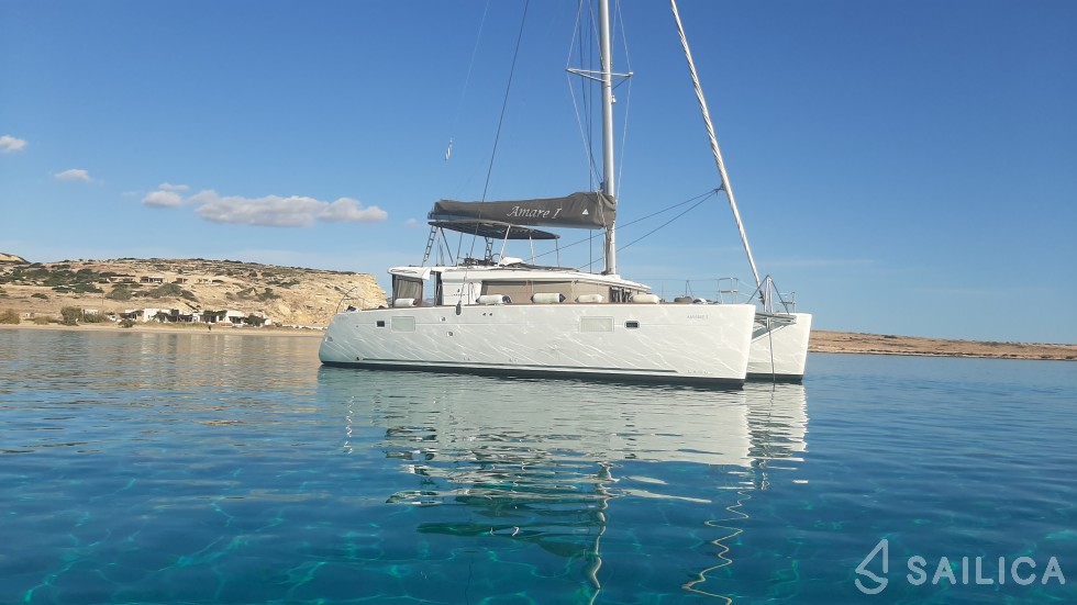 Lagoon 450  Flybridge - Yacht Charter Sailica