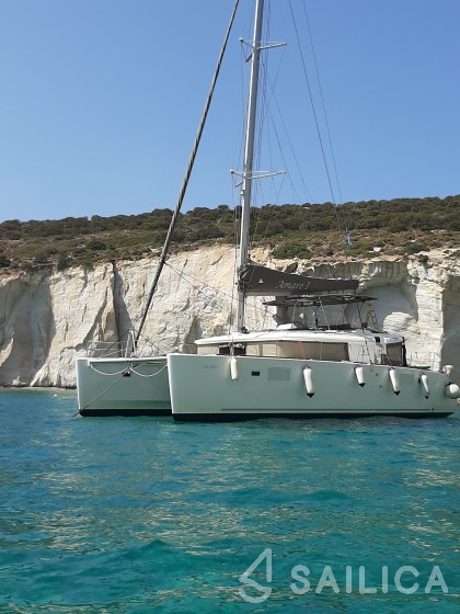 Lagoon 450  Flybridge - Yacht Charter Sailica