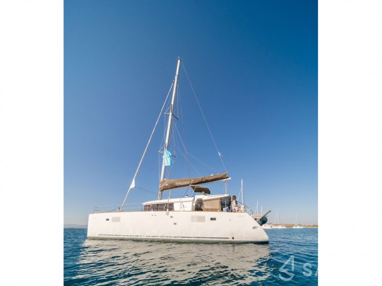 Lagoon 450  Flybridge - Yacht Charter Sailica