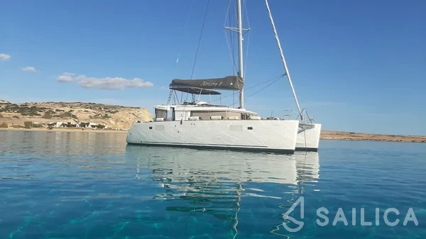 Lagoon 450  Flybridge - Yacht Charter Sailica