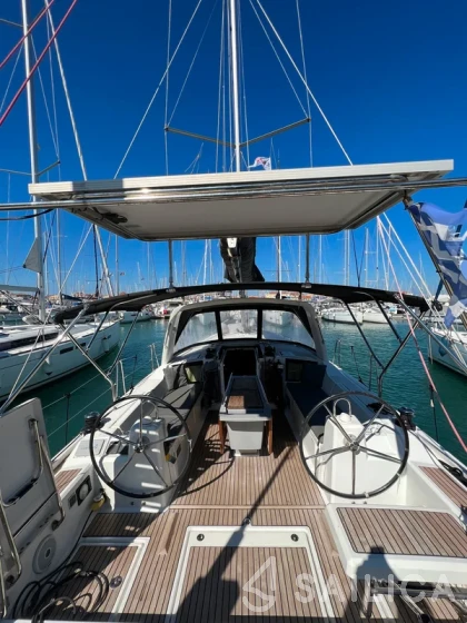 Oceanis 41.1 - Yacht Charter Sailica