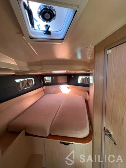 Oceanis 41.1 - Yacht Charter Sailica