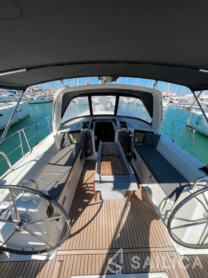Oceanis 41.1 - Yacht Charter Sailica