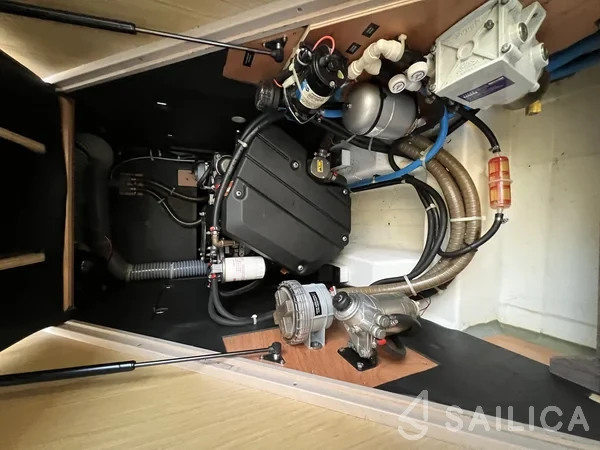 Oceanis 41.1 - Yacht Charter Sailica