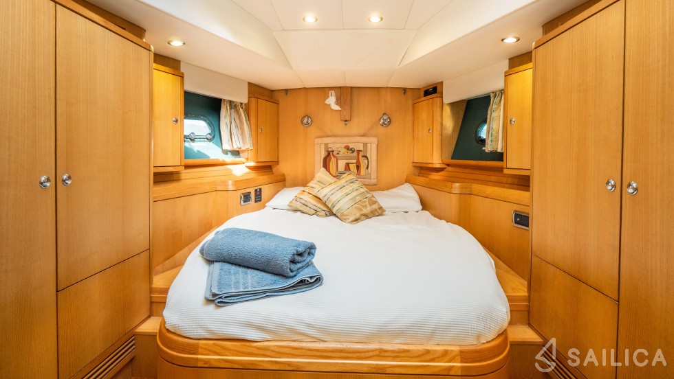 Sail boat - Yacht Charter Sailica