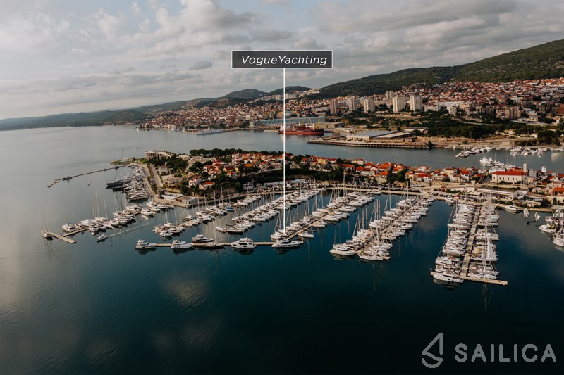 Bali Catspace - Yacht Charter Sailica
