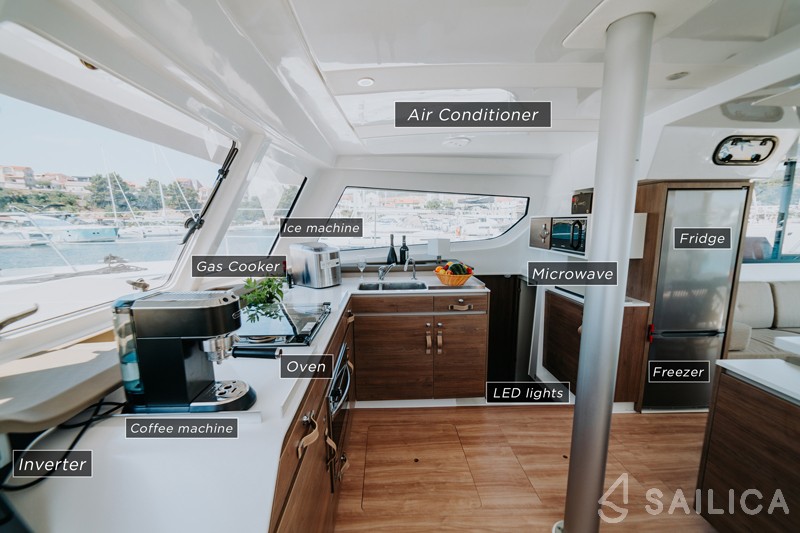 Bali Catspace - Yacht Charter Sailica