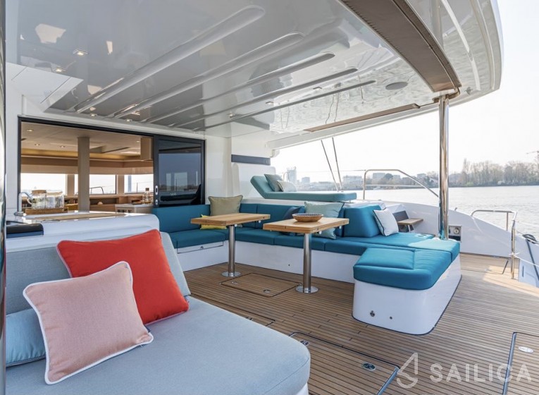 Lagoon 55 - Yacht Charter Sailica