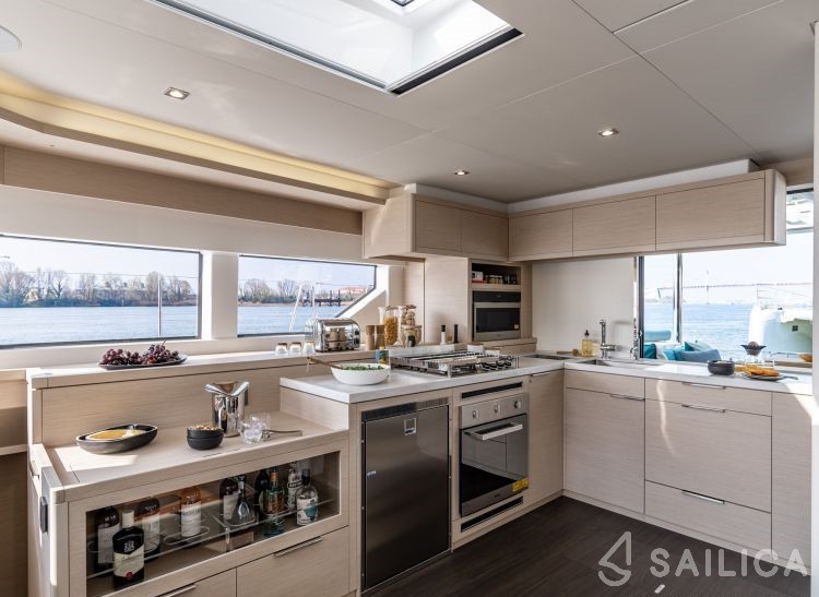 Lagoon 55 - Yacht Charter Sailica
