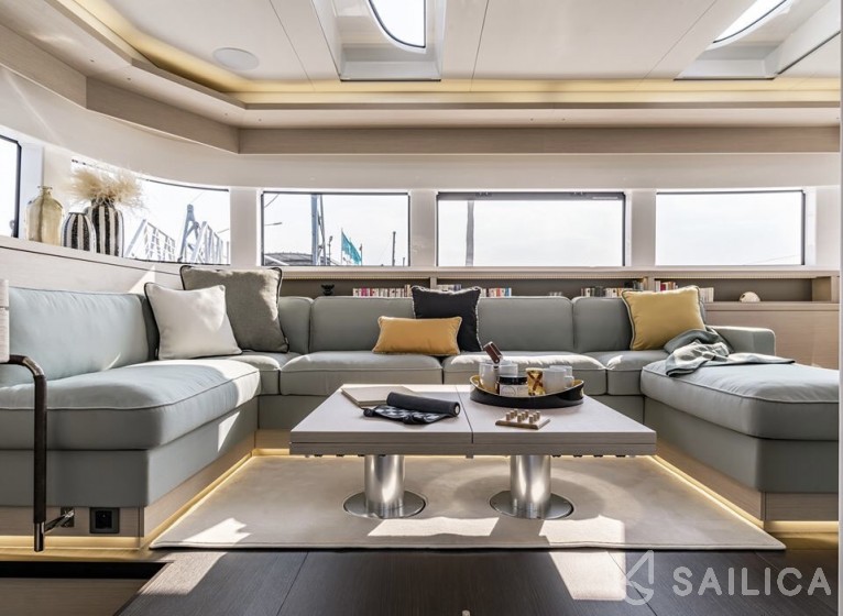 Lagoon 55 - Yacht Charter Sailica