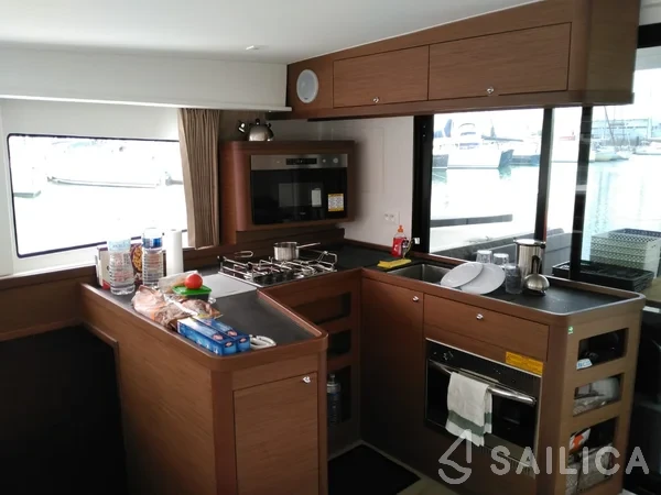 Lagoon 42 - Yacht Charter Sailica
