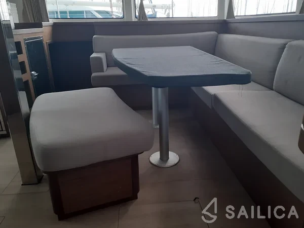 Lagoon 42 - Yacht Charter Sailica