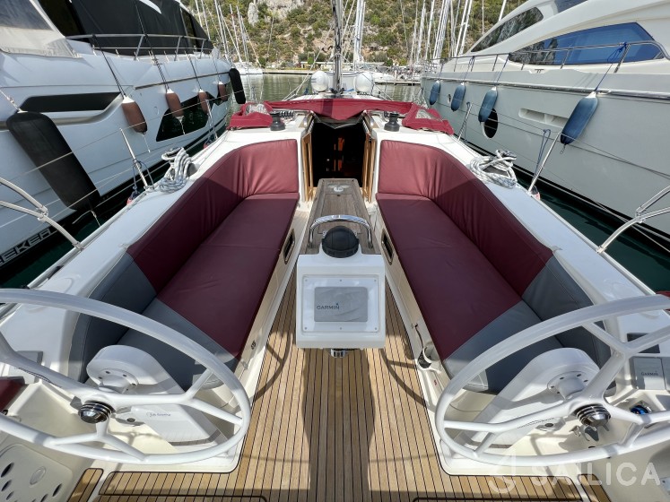 Bavaria 41 Cruiser - Yacht Charter Sailica