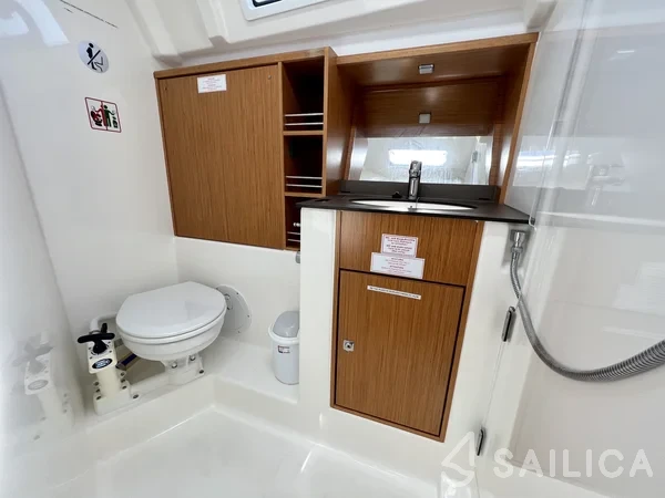 Bavaria 41 Cruiser - Yacht Charter Sailica
