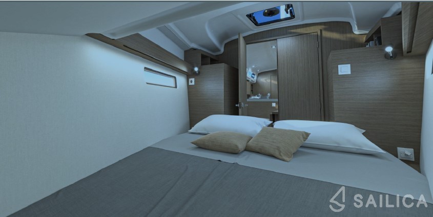 Oceanis 34.1 - Yacht Charter Sailica