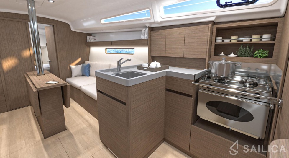 Oceanis 34.1 - Yacht Charter Sailica