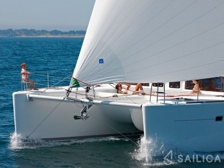 Lagoon 450  Flybridge - Yacht Charter Sailica