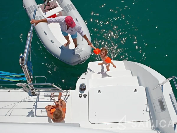 Lagoon 450  Flybridge - Yacht Charter Sailica