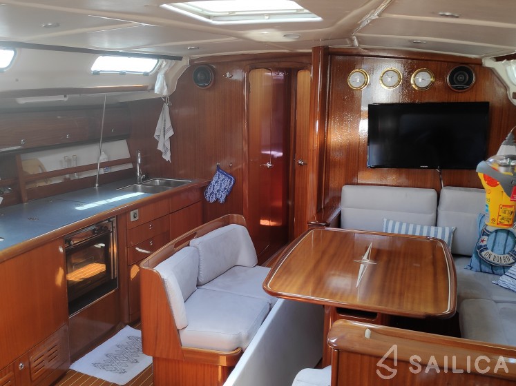 Bavaria 44 - Yacht Charter Sailica