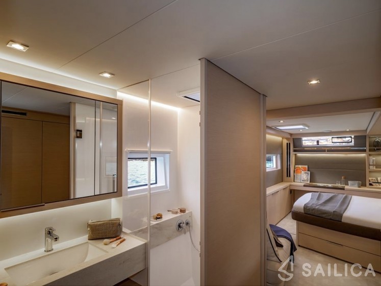 Lagoon 55 - Yacht Charter Sailica