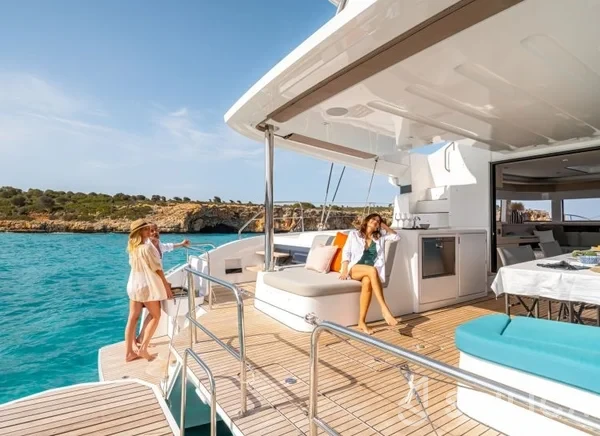 Lagoon 55 - Yacht Charter Sailica