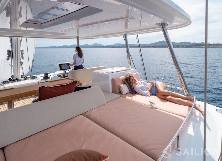 Lagoon 55 - Yacht Charter Sailica