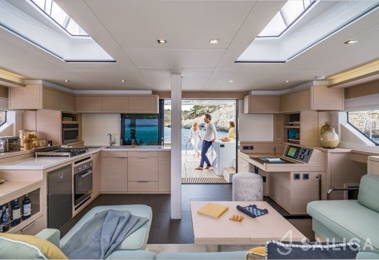 Lagoon 55 - Yacht Charter Sailica