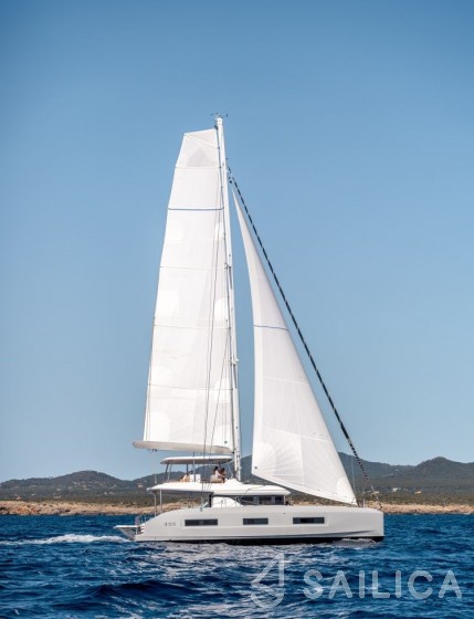 Lagoon 55 - Yacht Charter Sailica