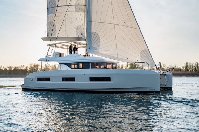 Lagoon 55 - Yacht Charter Sailica