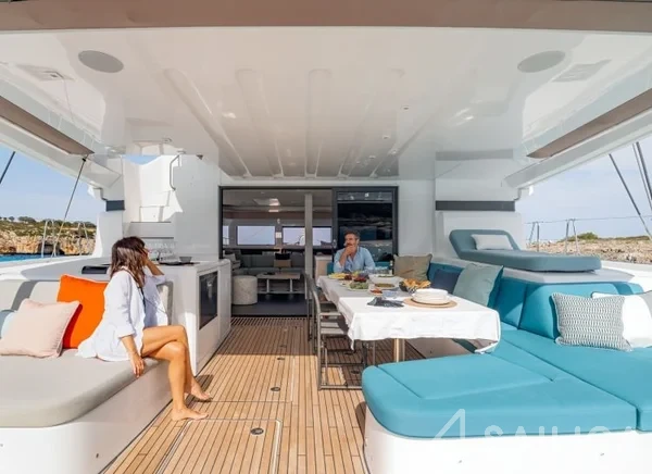 Lagoon 55 - Yacht Charter Sailica