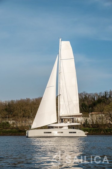 Lagoon 55 - Yacht Charter Sailica