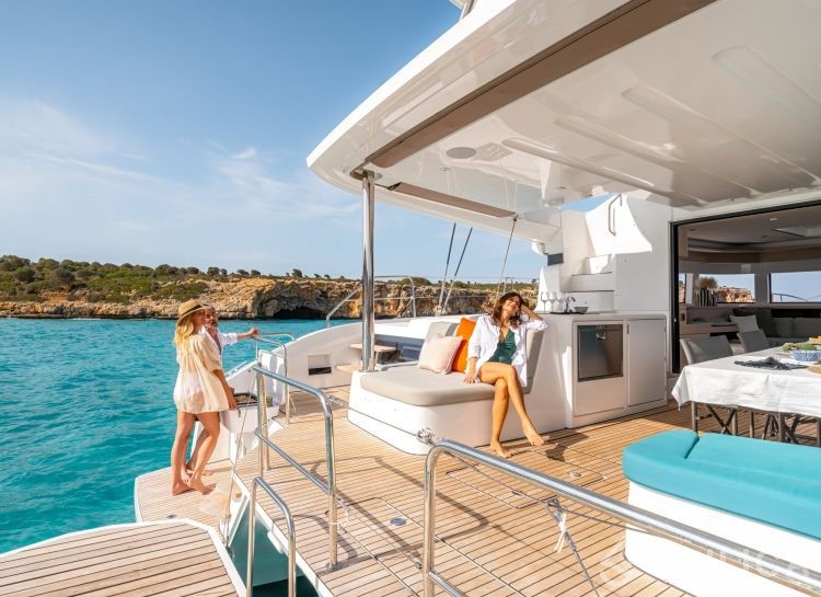 Lagoon 55 - Yacht Charter Sailica