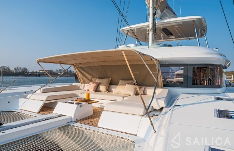 Lagoon 55 - Yacht Charter Sailica